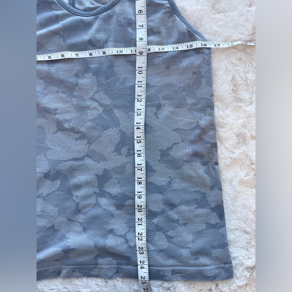 Athleta Speedlight Grey Camo Pattern Sleeveless T… - image 8